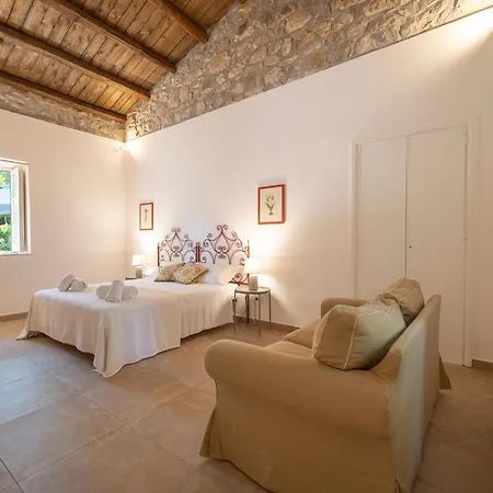 Chiara - Luxury -