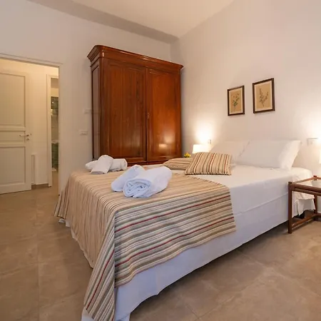Chiara - Luxury -